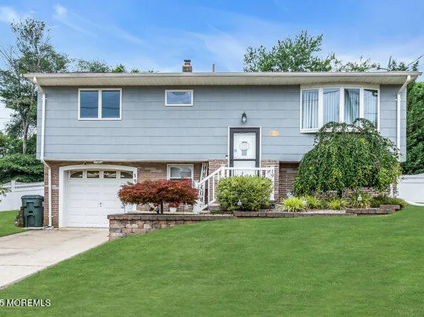 19 Kensington Drive, Howell, NJ 07731