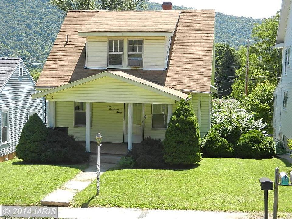 LOTS OF UPDATES...FURNACE, ROOF & HOT WATER TANK!