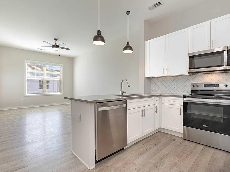 Middle Sound West Apartments — Photo 66