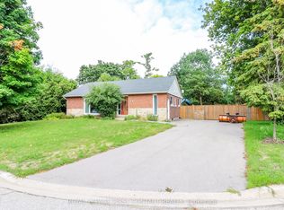 18 Carberry St, Erin, ON N0B1T0