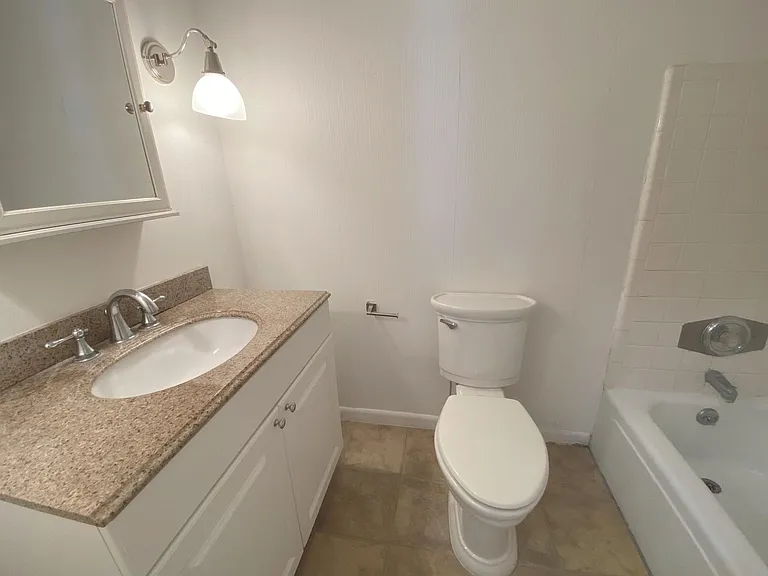 695 A1a N #126 — Photo 14