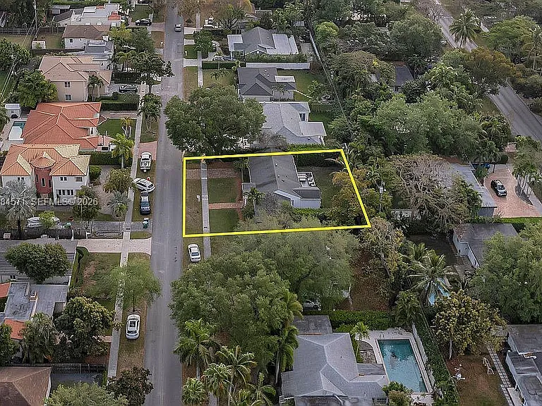 5850 SW 47th St — Photo 25