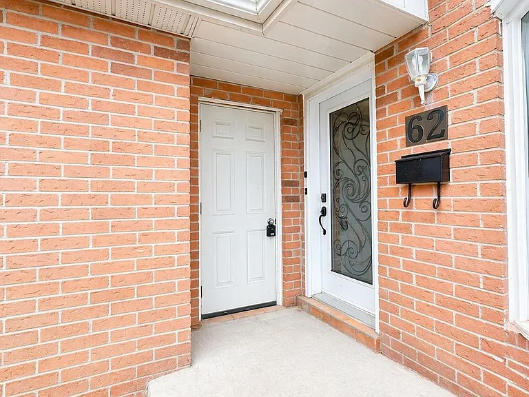 62 Clydesdale Cir #LOWER — Photo 2