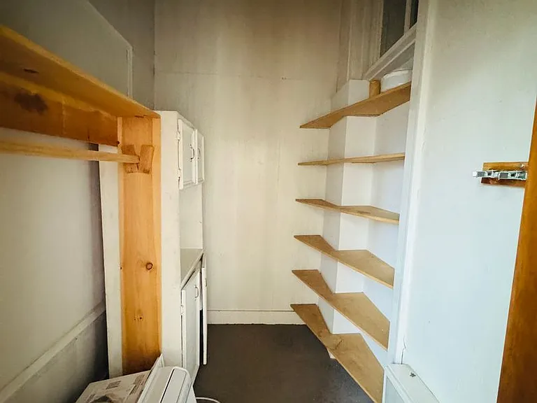 290 State St — Photo 16
