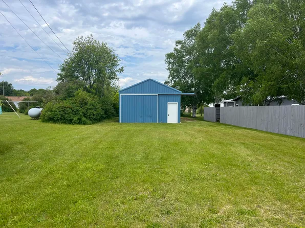 W11646 Center St, Naubinway, MI 49762