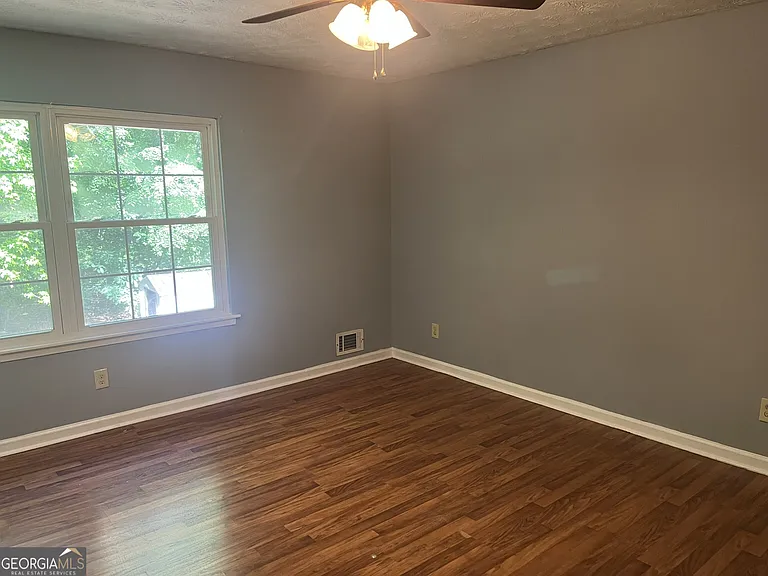 2561 Lewfield Cir SE — Photo 15