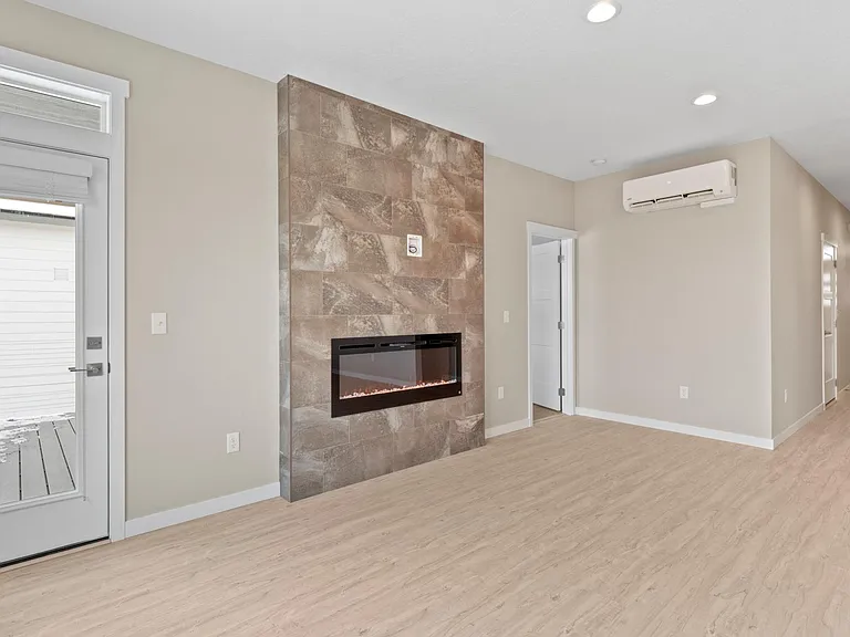 1627 S Cochran St — Photo 4