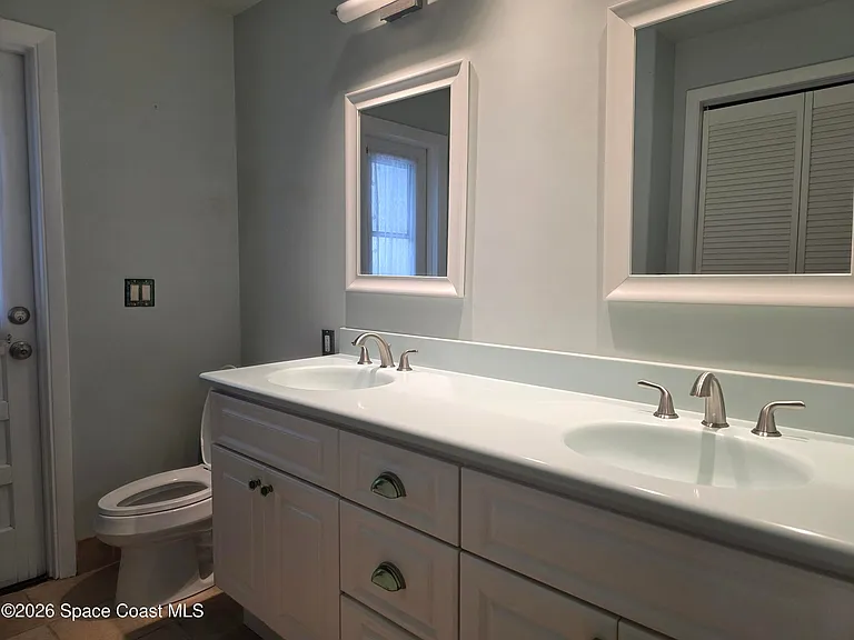 1825 Fox Bay Dr — Photo 3