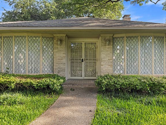 4th image of 6907 Hillwood Ln