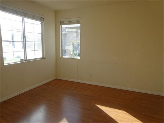4th image of 8274 Fanning Way