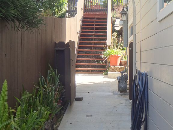 Private Entrance with Dusk-to-dawn Illumination