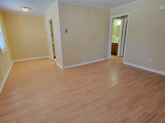 3rd image of 310 Watauga Dr APT 2
