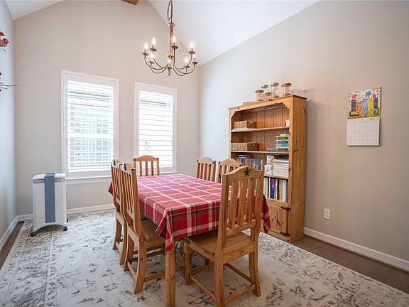 4th image of 62 Floral Hills Ln
