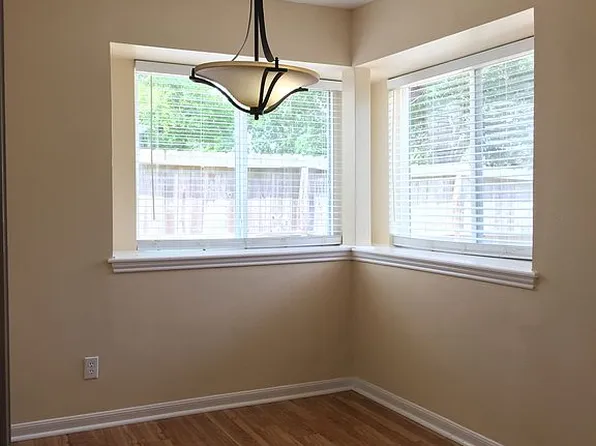 509 Lotus St, Lake Jackson, TX 77566