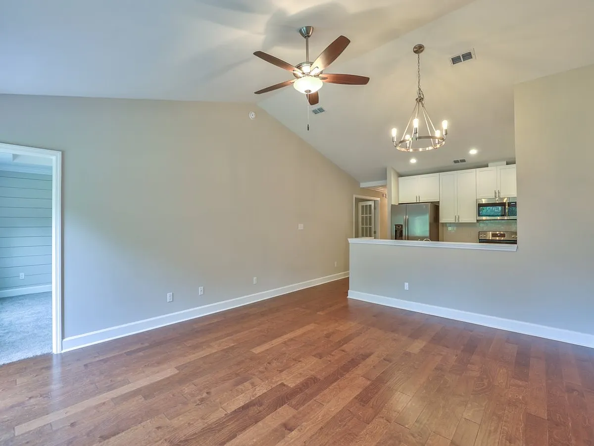 Building Photo - 927 Chase Creek Cir