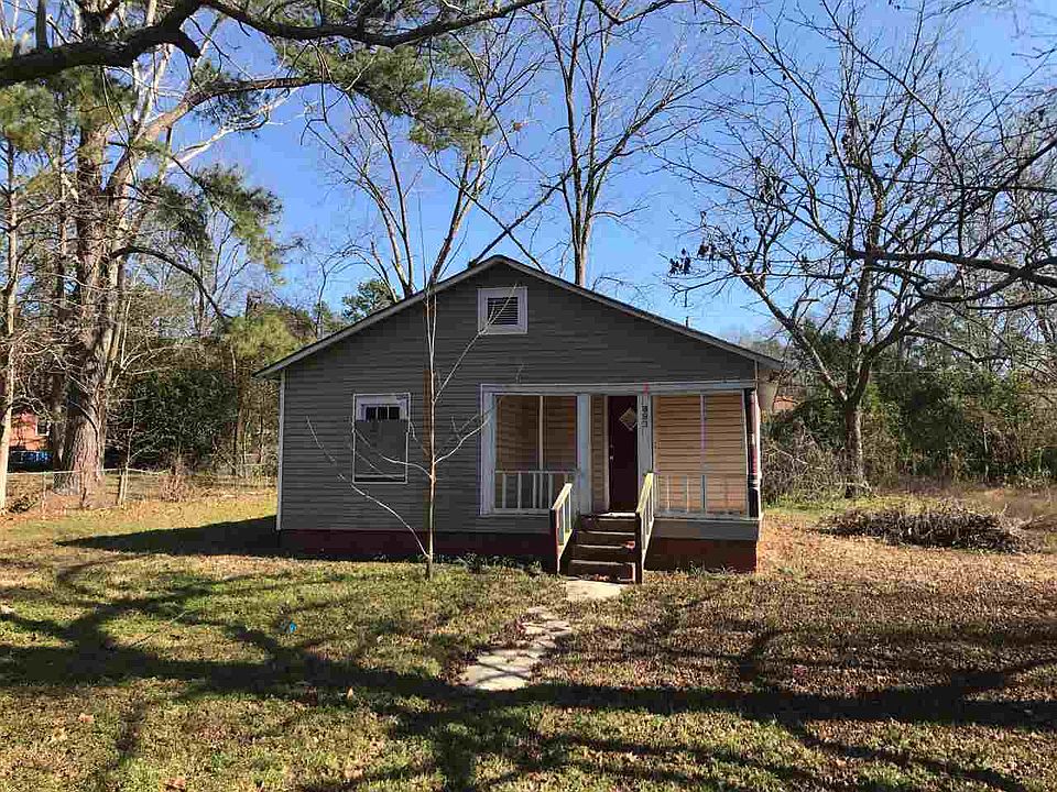 2nd image of 883 Perry Dr