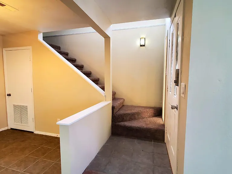 33 Nantucket Dr — Photo 14