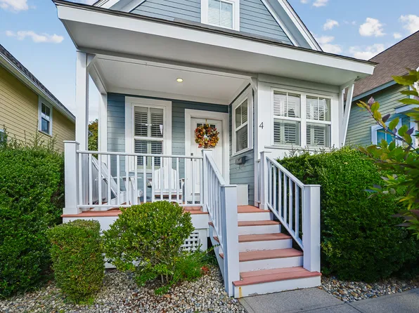 (undisclosed Address), East Greenwich, RI 02818