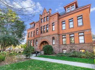 200 Stinson St #304, Hamilton, ON