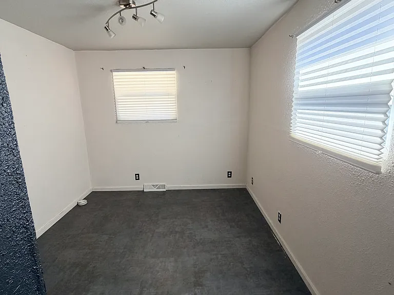 1308 E Indiana Ave — Photo 15