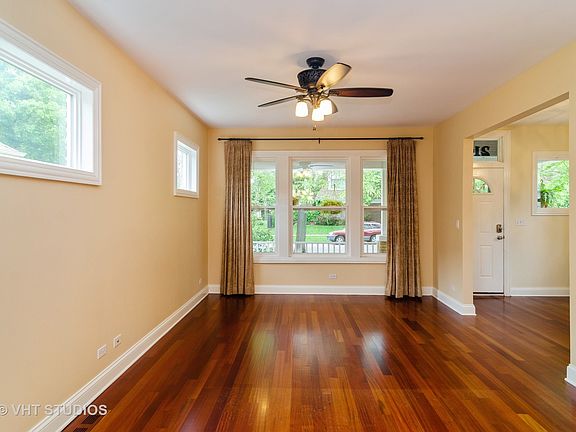 3rd image of 2107 W Morse Ave