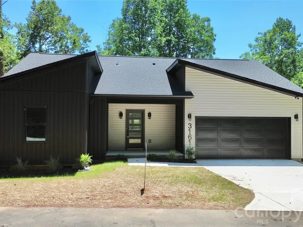 3161 Huffman St, Claremont, NC 28610