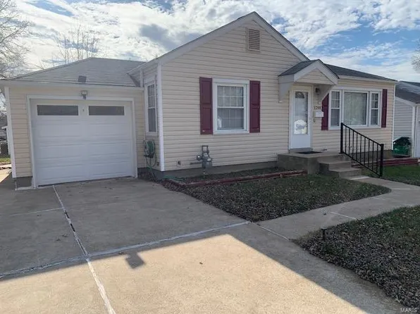 1244 Bliss Dr, Saint Louis, MO 63137