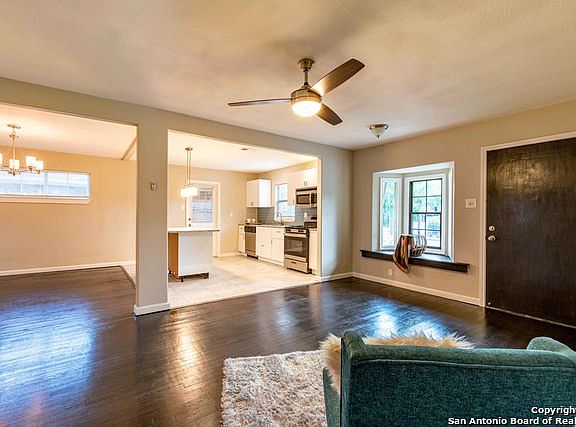 3rd image of 1018 Elkhorn Dr