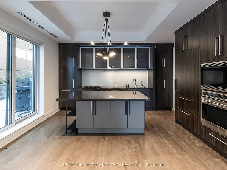 80 Yorkville Ave #303 — Photo 10
