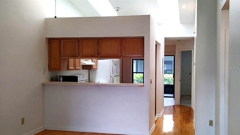 Carmel Of Bryn Mawr Condominiums Apartment Rentals Clearwater, FL