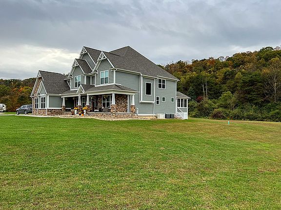 2nd image of 318 Emma Ln