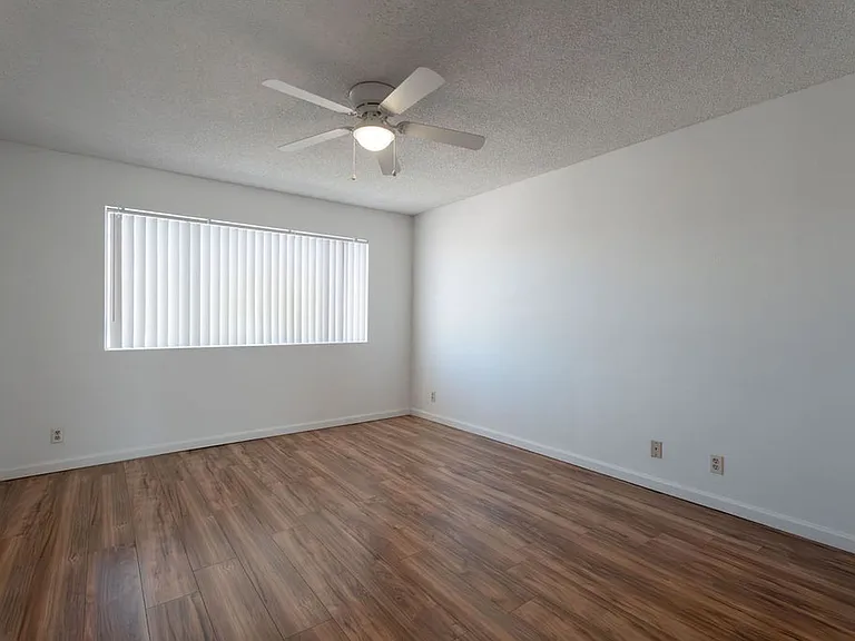 1722 E University Ave #7 — Photo 23