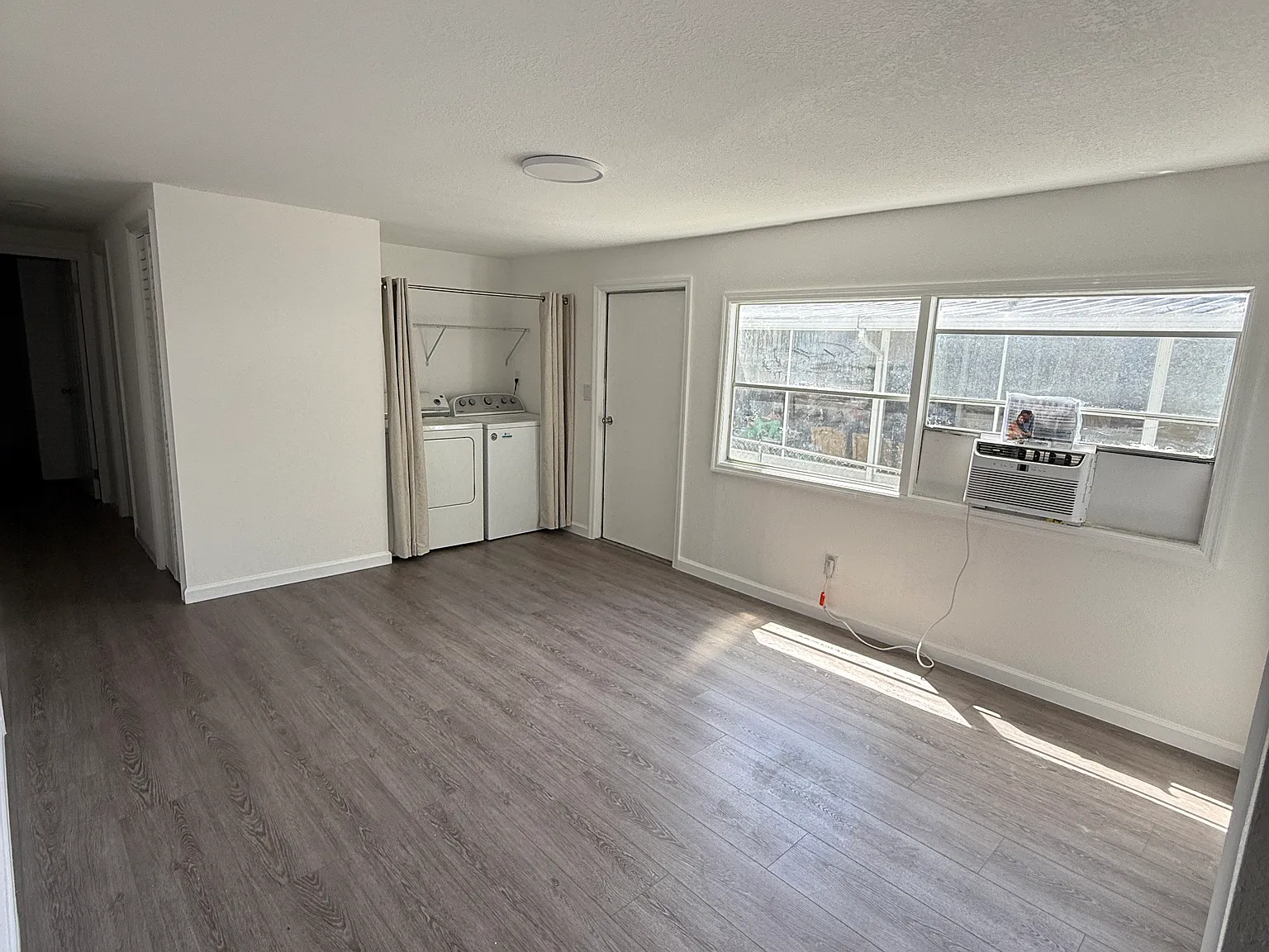 4 bed, 1904 sqft, $3,450 — Photo 2