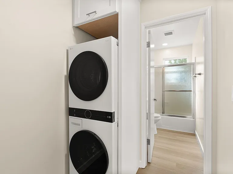 Concorde Apartments - Riverside, CA — Photo 6