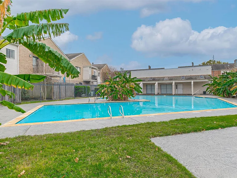 10122 Waterstone Dr — Photo 19