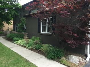 611 Oak Knoll Dr, Perrysburg, OH 43551