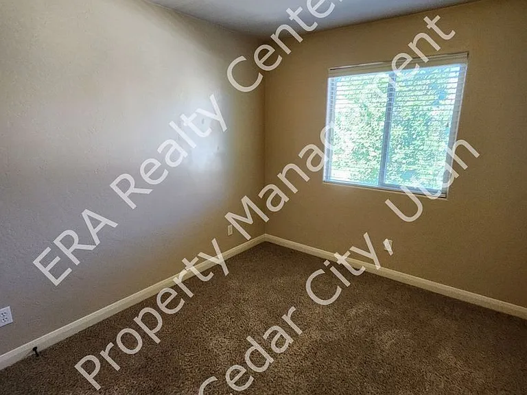 370 W 1425 N #5 — Photo 9