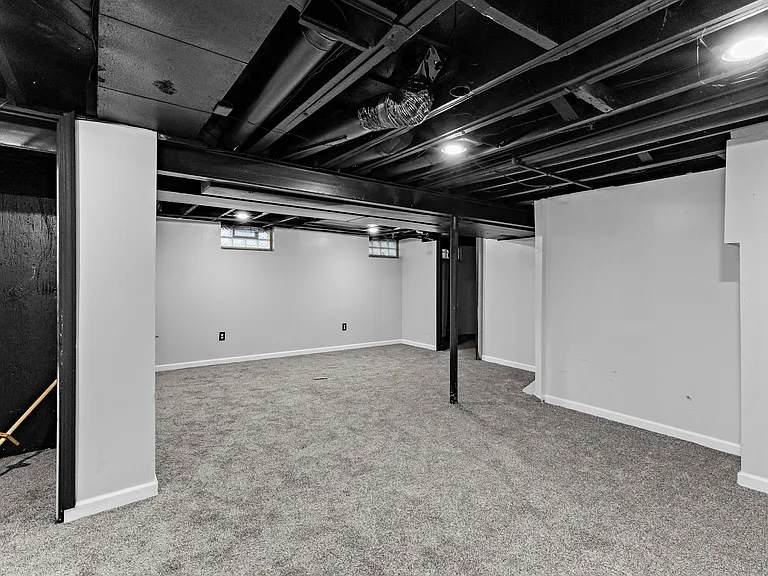 929 White Ave — Photo 23