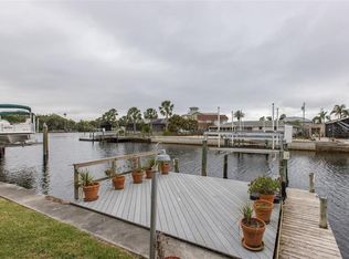 8053 Island Dr, Port Richey, FL 34668