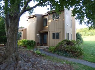 8 Pilgrim Hbr #B, Wallingford, CT 06492
