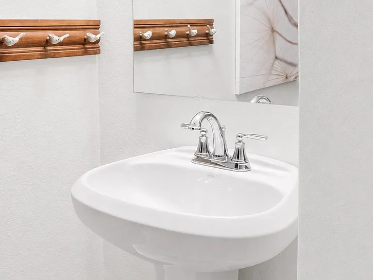 3730 Malibu Dr — Photo 10