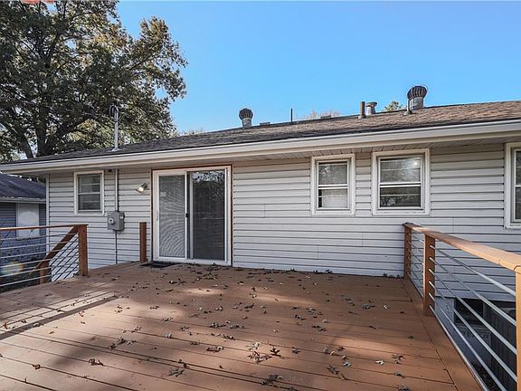 4th image of 13723 Parker Ave