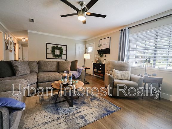2nd image of 619 Mountain Dr
