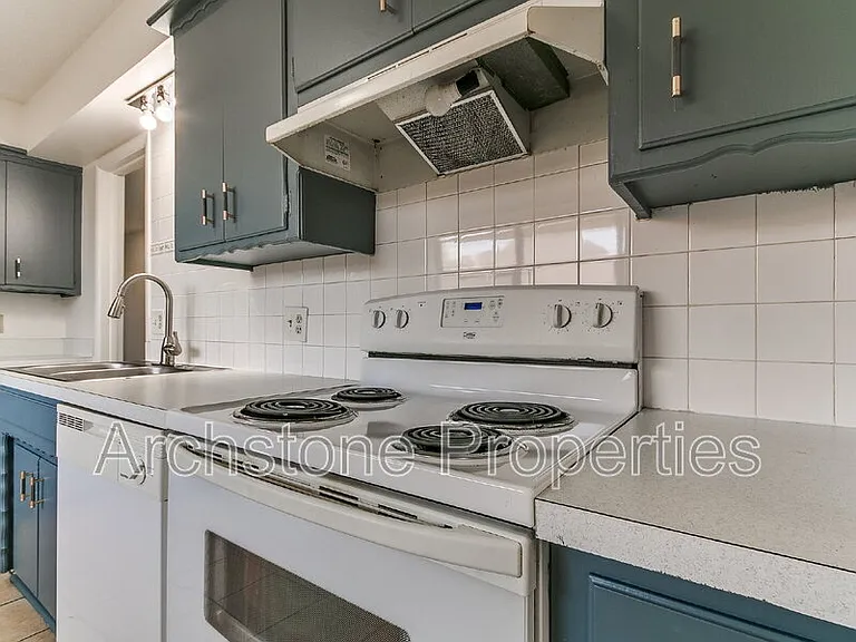 4508 NW 26th St — Photo 21