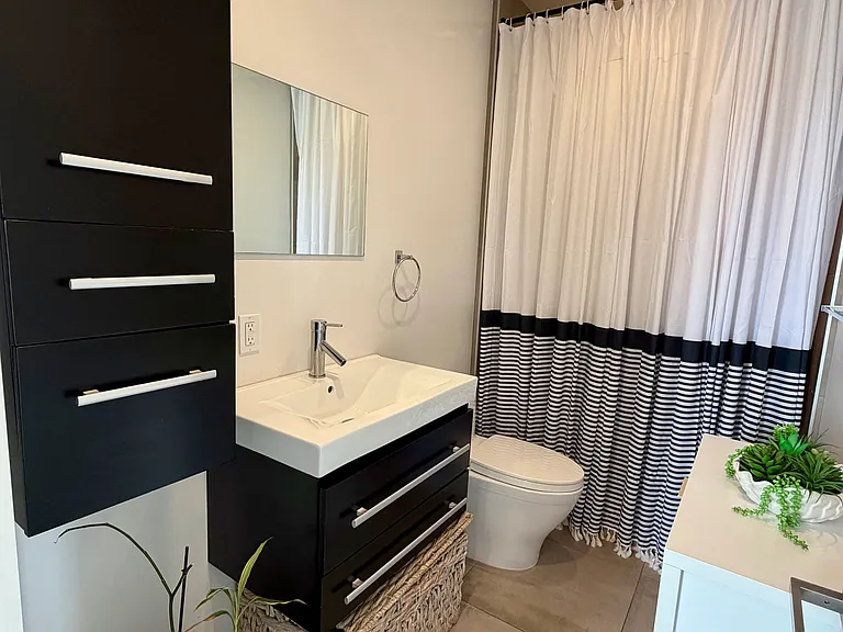 2490 Oxford Ave #1 — Photo 7