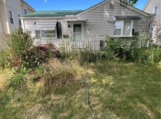 122 24th St NW, Barberton, OH 44203