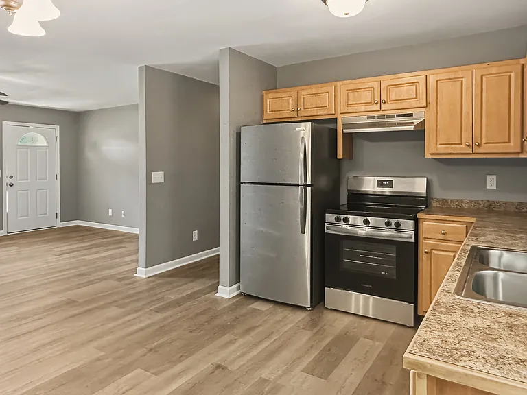2215 Moran St — Photo 3