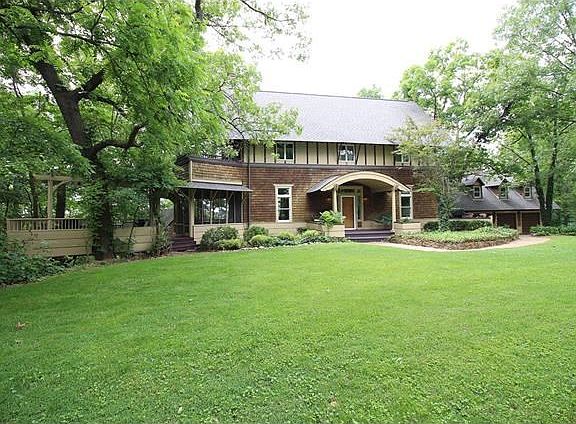 Welcome to 8 Grandview Trail!