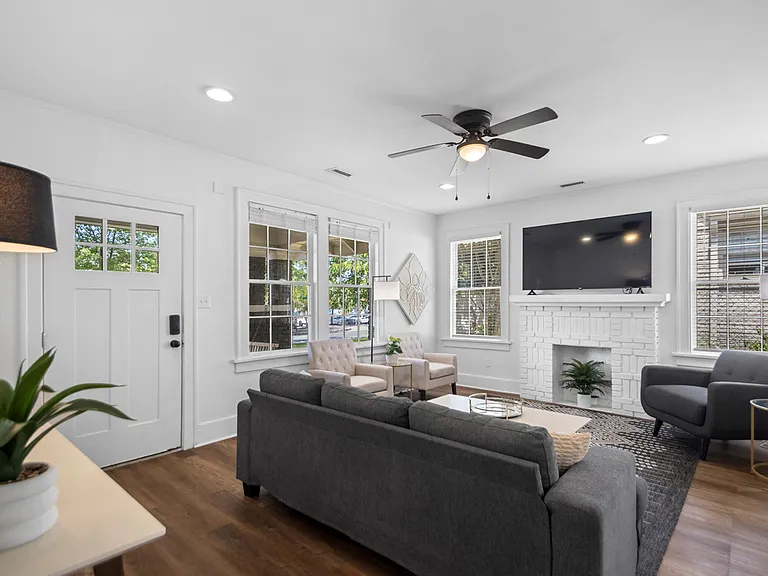 1801 N Polk St — Photo 36