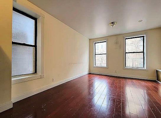 2nd image of 121 W 104th St #4X